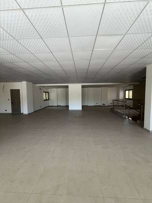 Immeuble R+10 à vendre au Point E image 8