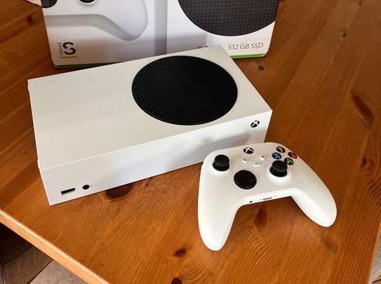 Xbox Series S + Game pass Ultimate image 3