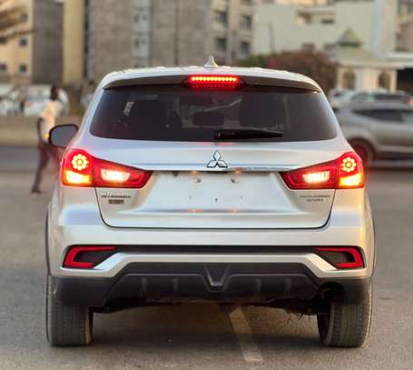 Mitsubishi  Outlander sport Année : 2018 image 6
