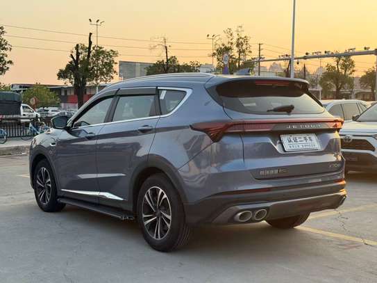 Jetour X70 SUV essence gris métallisé automatique image 6