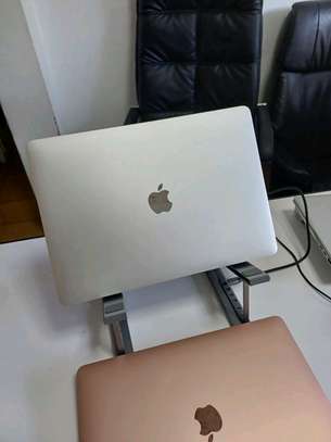 MacBook pro année 2020 core i7 image 2