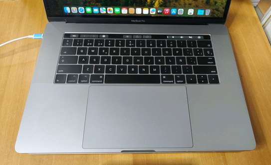 MacBook pro Toucbar 2019 image 2