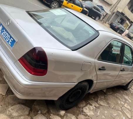 Mercedes Elegance 202 image 8