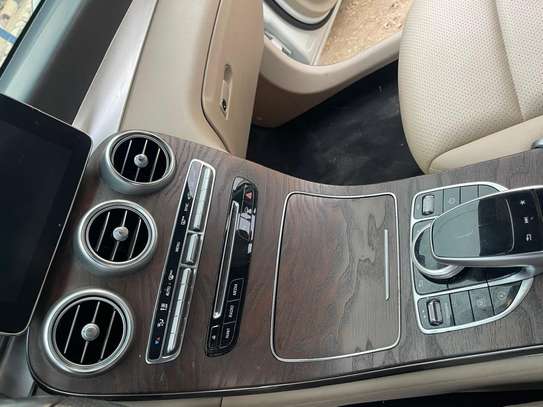 Mercedes Benz Glc 300 4matic image 11