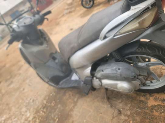 Hunda SH 125 image 2