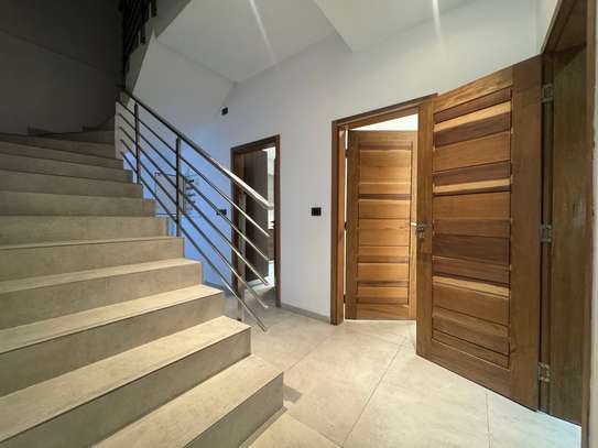 Duplex F 5 à louer sur corniche de Ouakan image 3