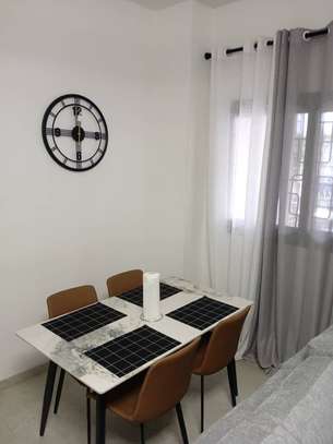 Appartement meublé à louer au point e image 5