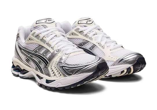 Asics Running Blanc Argenté Semelle Adhérente image 3