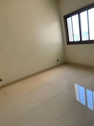 Bel appartement au Point E image 6