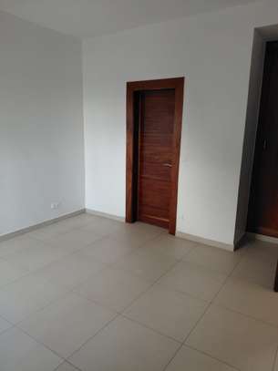 Appartement F3 à louer à Fann hock image 2