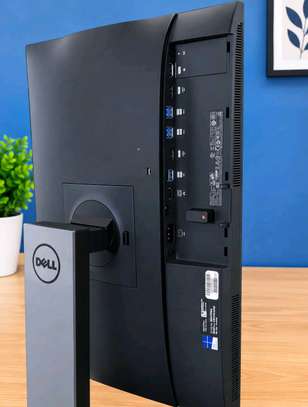 All in one Dell optiplex 7440 core i7 6th Gen  tactile image 3