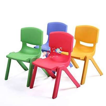 chaises plastique pour enfants image 5