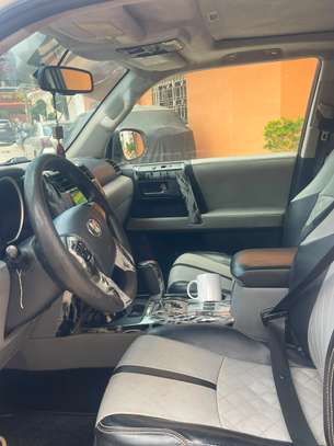 TOYOTA 4RUNER image 4