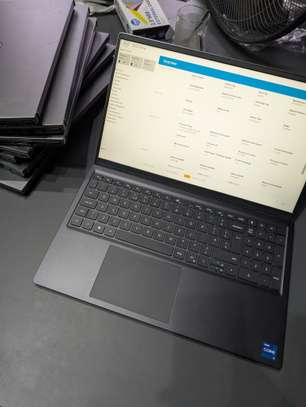 Dell i7 11th gen / SSD 512gb / 16gb / vostro image 4