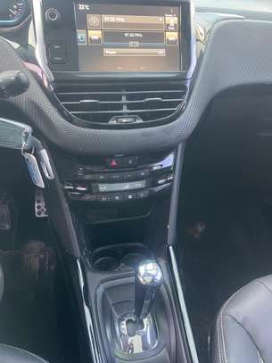 Peugeot 2008 2016 image 5
