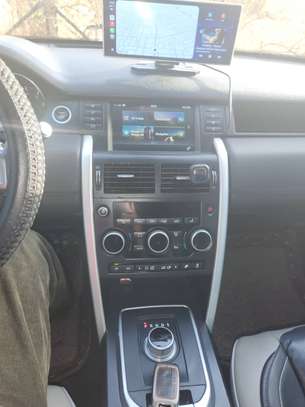 Land Rover Discovery image 6