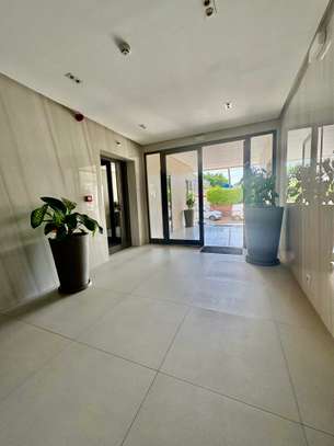 Appartement F4 + dépendance domestique à louer au point E image 2
