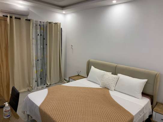 STUDIO MEUBLÉ À LOUER SACRÉ CŒUR image 5