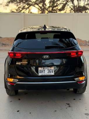 KIA SPORTAGE image 3