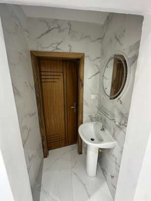 À loué appartement neuf luxe  HANN MARISTE F3 image 12