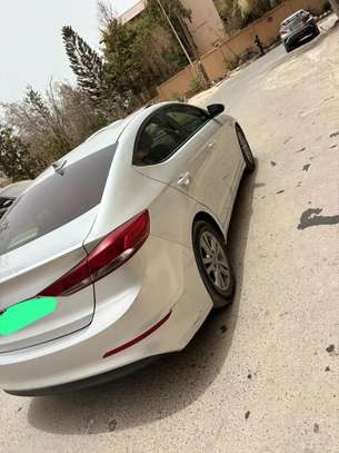 Hyndai elantra image 3