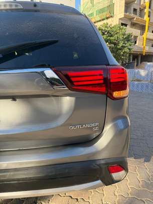 MITSUBISHI OUTLANDER 2018 image 4