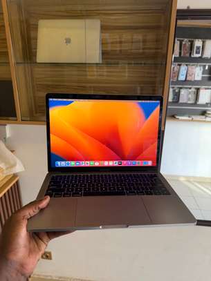 MacBook Pro 2017 image 2