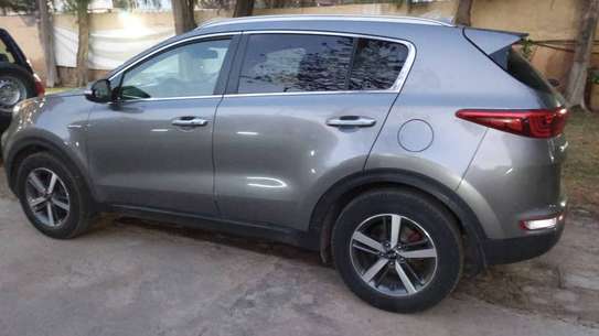KIA SPORTAGE image 2