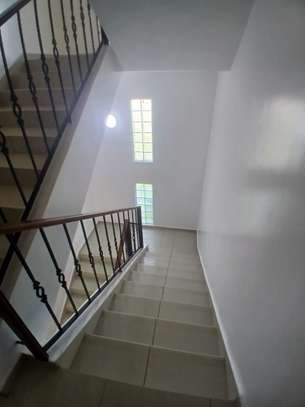 Maison a louer aux Almadies image 8