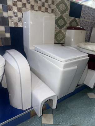 Ensemble salle de bain moderne - céramique blanche image 9