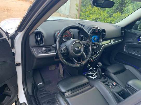 Mini Cooper Countrymane S image 4
