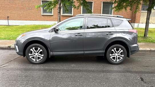 Toyota rav 4 image 2