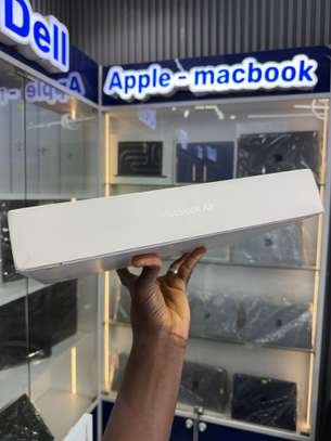 MacBook Air M4 (2025) Ram 32Go SSD 2To Scellé image 3