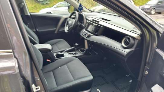 Toyota rav4 image 2