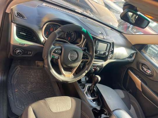 JEEP LATITUDE 2018 image 8