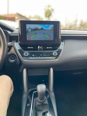 Toyota corolla cross image 5