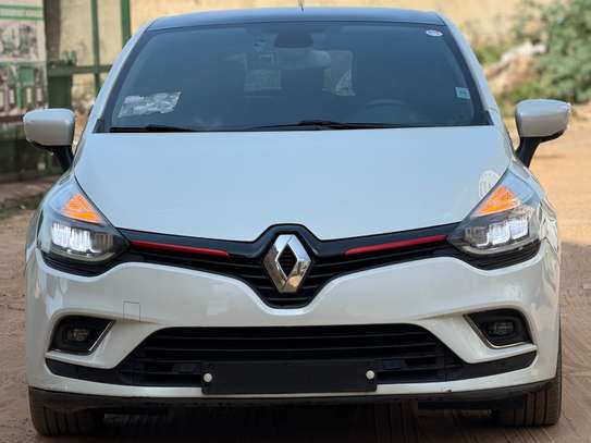 Renault clio image 2