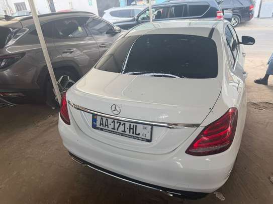 Mercedes C300 année 2016 image 3
