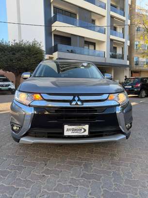 MITSUBISHI OUTLANDER 2018 image 10
