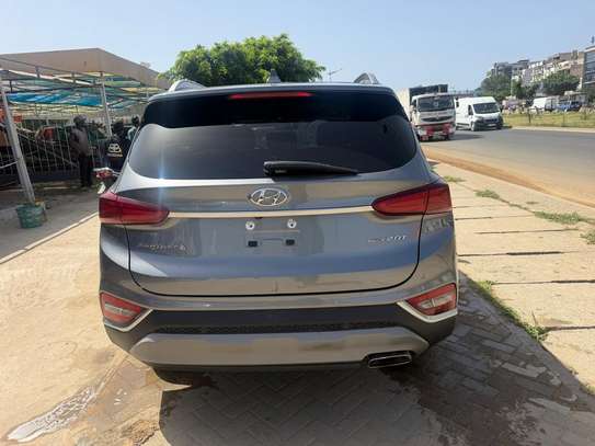 HYUNDAI SANTA FE 2019 image 10