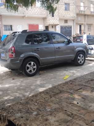 Hyundai voiture compacte gris métallisé économique image 10