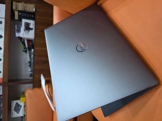 Dell PRECISION 5570 image 2