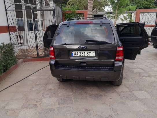 Ford Escape image 13