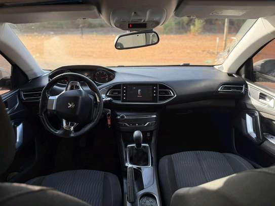 Peugeot 308 image 5
