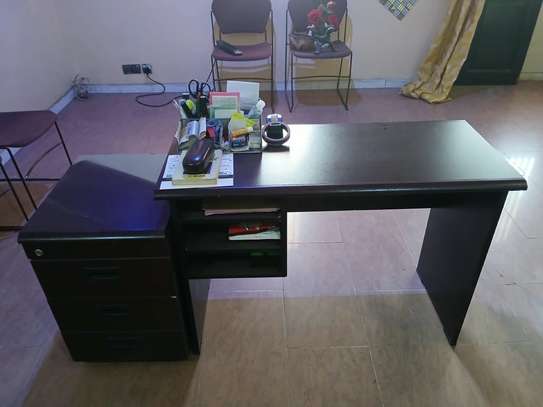 Bureau avec caisson image 4