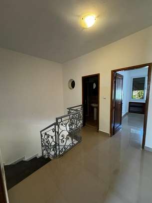 Villa F4 à louer à louer aux Mamelles image 6