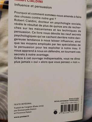 Lot de 3 livres NEUFS ( CIALDINI, COELHO, DICTIONNAIRE) image 2