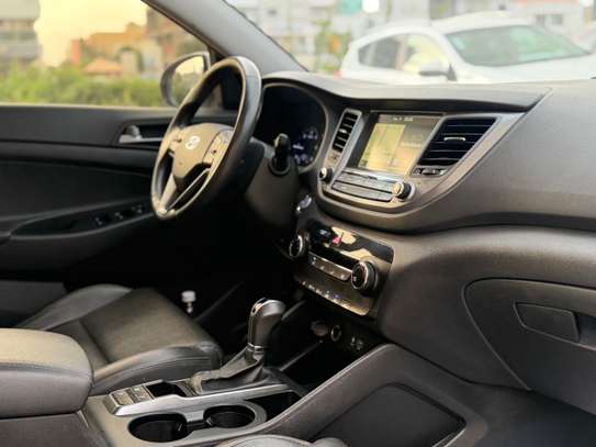 Hyundia tucson image 14