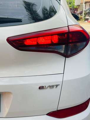 HYUNDAI TUCSON 2016/17 2.0 image 7