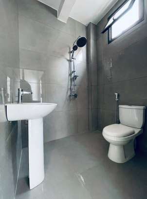 Studio moderne aux Parcelles Assianies image 9